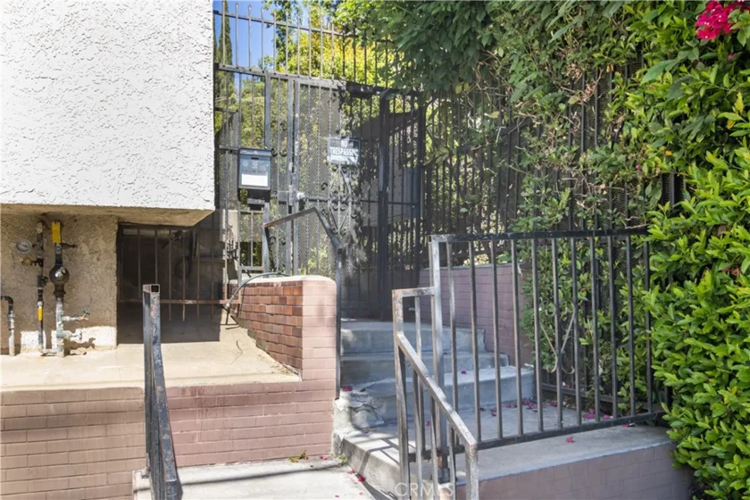 13203 Vanowen Street #8 photo 2