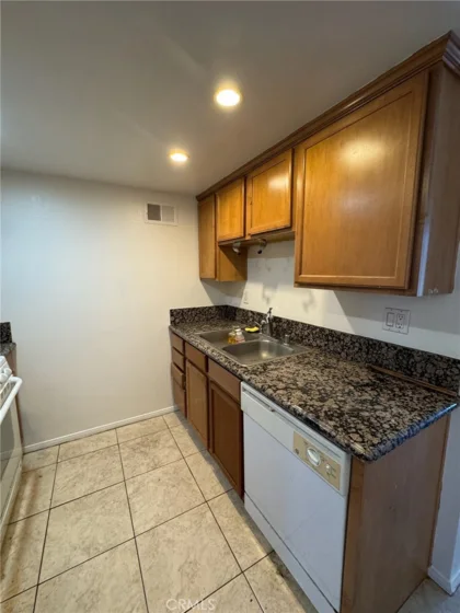 1305 Massachusetts #205 photo 14