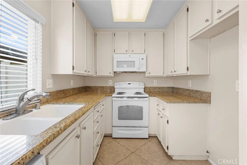 1401 Cheltenham Lane photo 9
