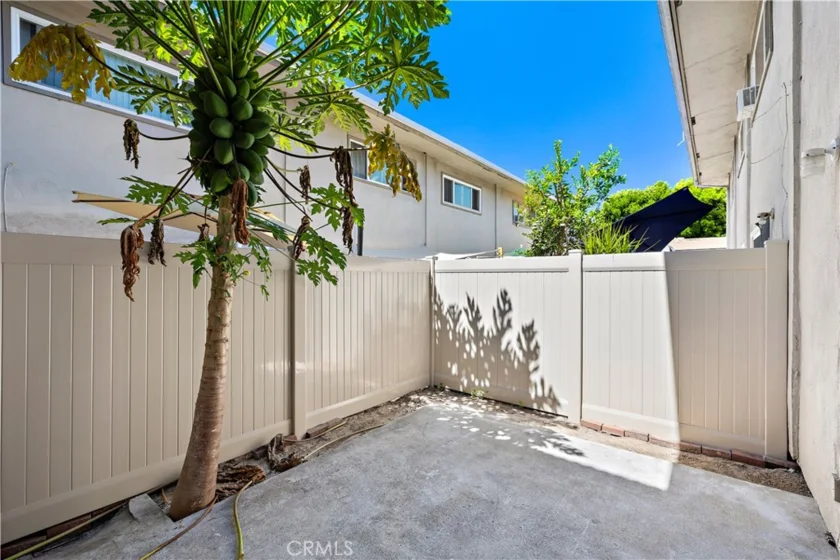 655 W 6th #A photo 22