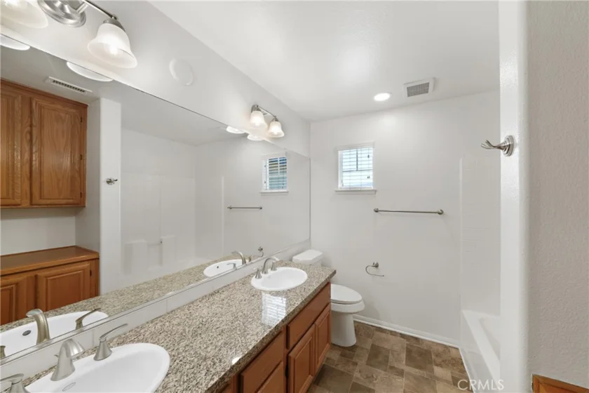 38090 Sherwood Street photo 36