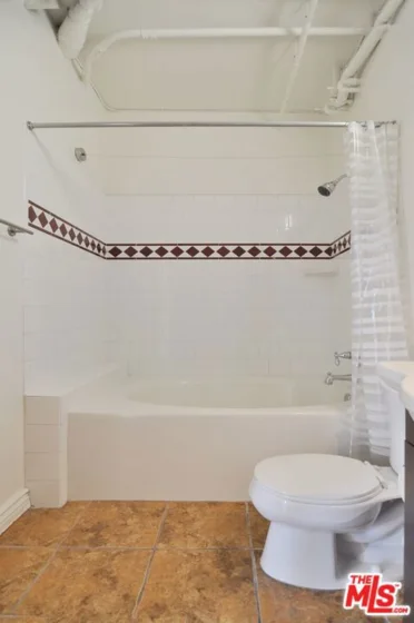 215 W 7th Street #907 photo 9