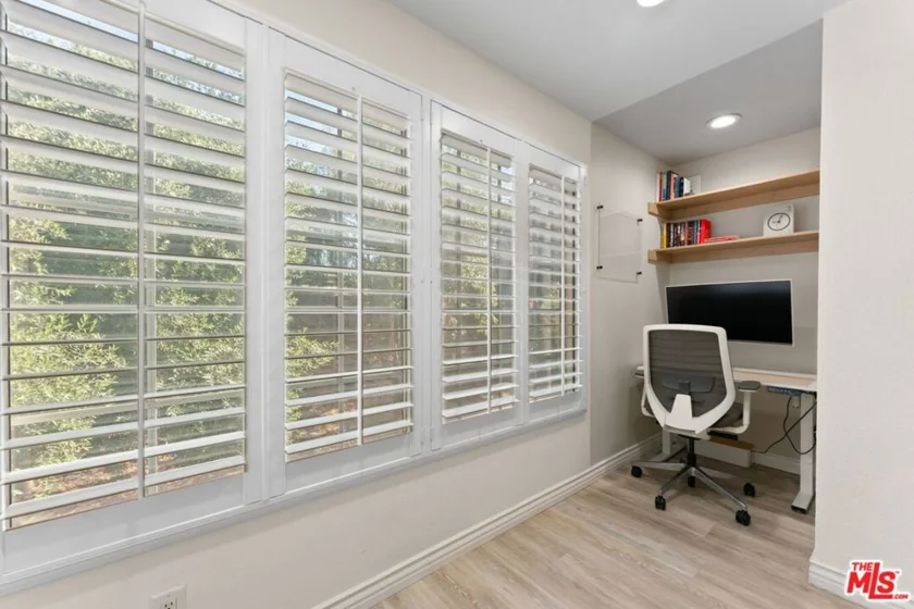 5515 Canoga Avenue #220 photo 13