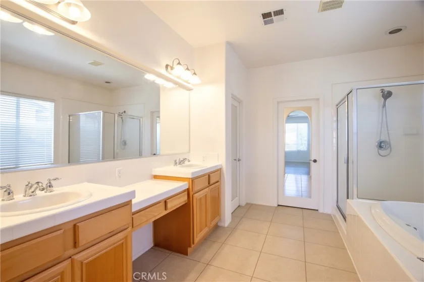 45743 Magnolia photo 27