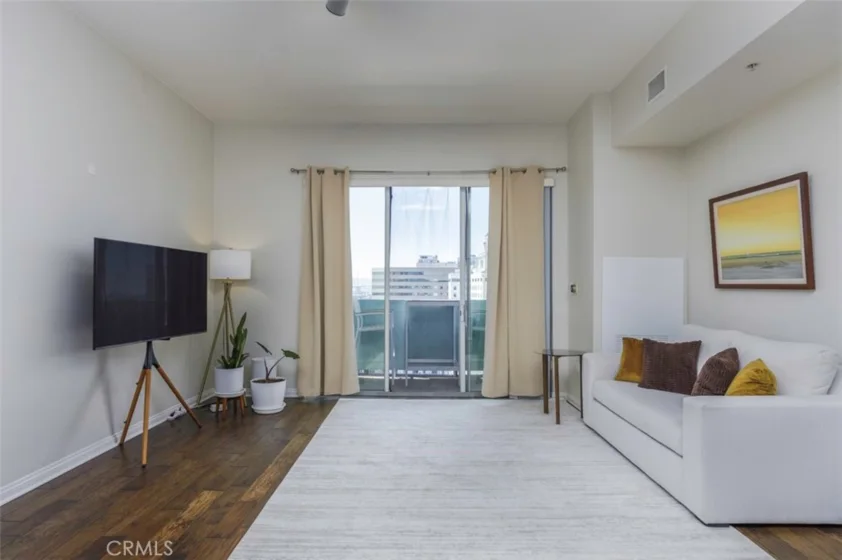 388 E Ocean Boulevard #1415 photo 5