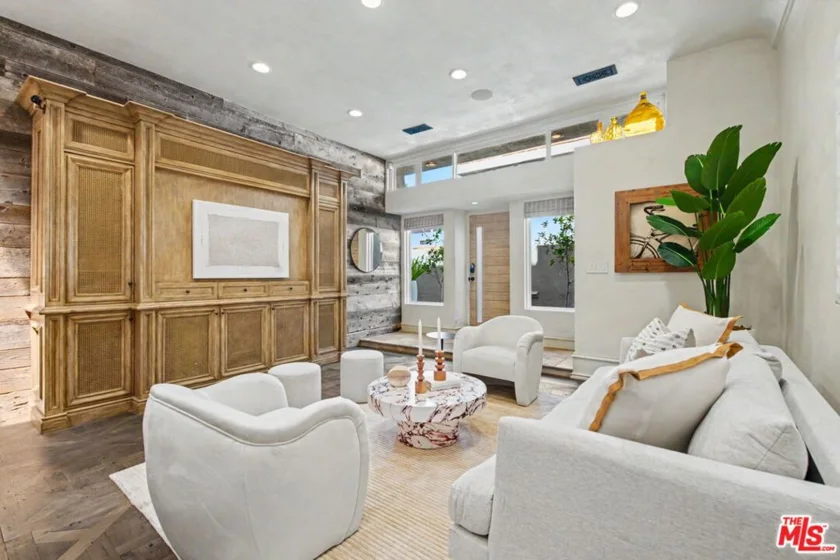 2408 34th Street #4 photo 1