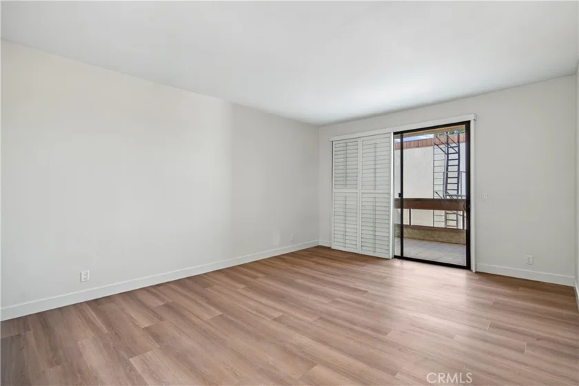 17140 Burbank #207 photo 16
