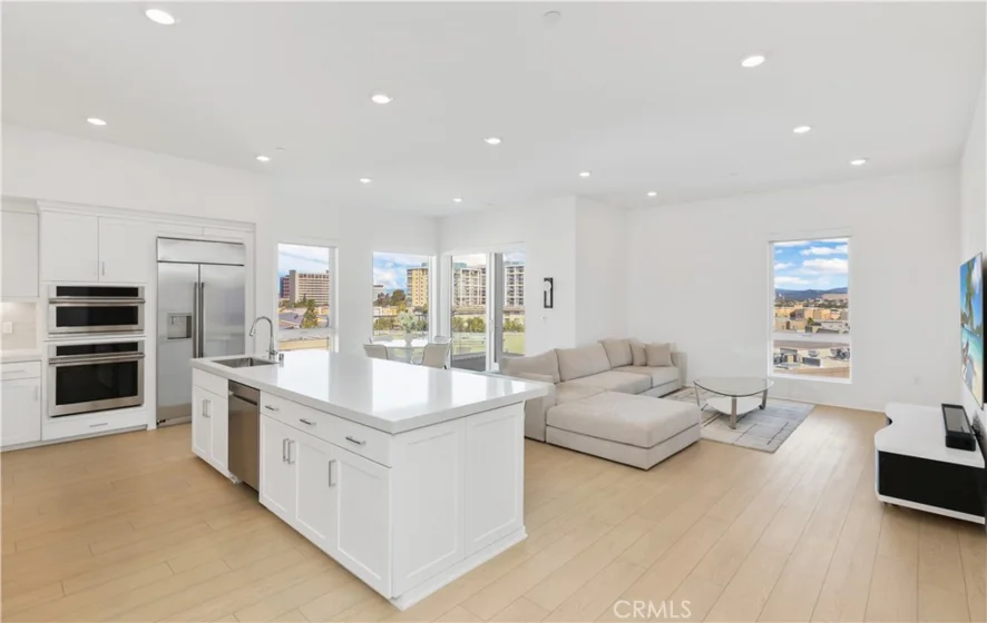 3700 Rivington photo 4