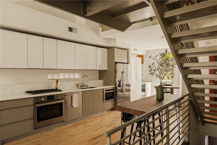 3450 W Cahuenga #907 photo 15