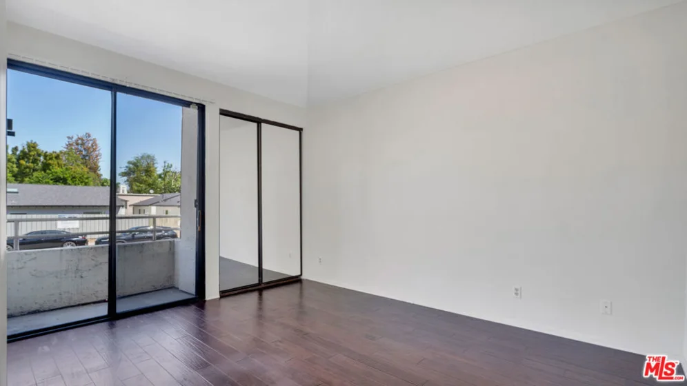 13920 Moorpark Street #106 photo 32