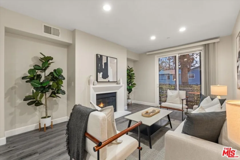 14412 Killion Street #103 photo 1