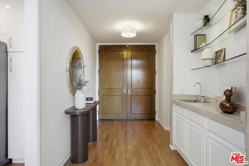 1271 Granville Avenue #402 photo 30