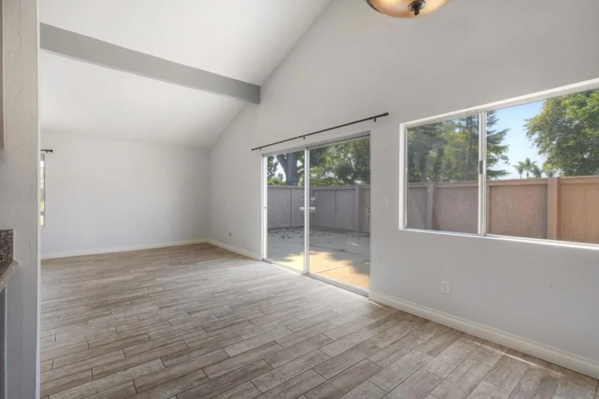 440 Parkside Drive photo 10