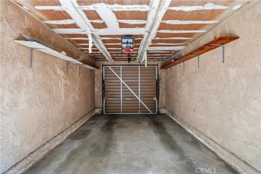16745 Vanowen photo 15
