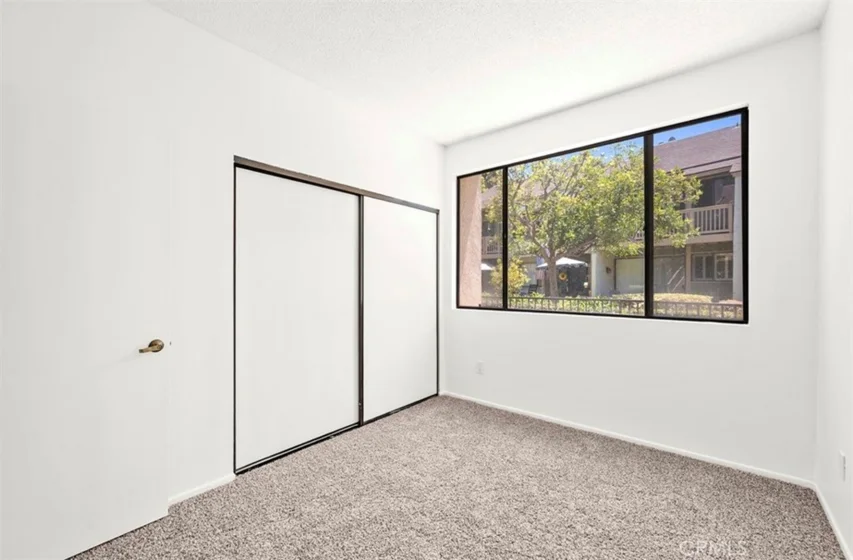 10530 N Lakeside Drive #G photo 19
