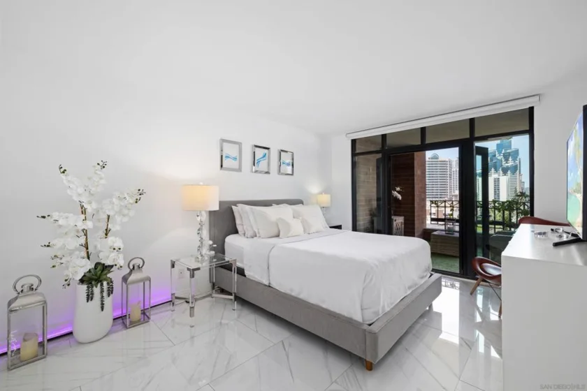 500 W Harbor Drive #1013 photo 18