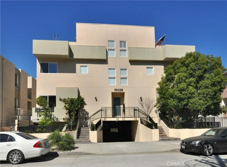 15039 Dickens Street #101 photo 1