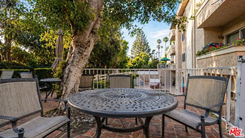 5139 Balboa Boulevard #12 photo 33