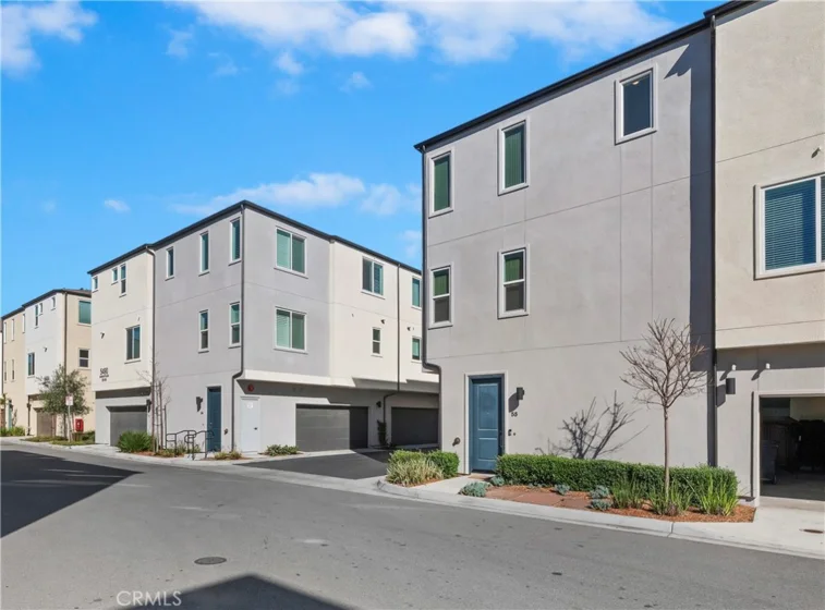 5494 Seacliff Place #55 photo 2