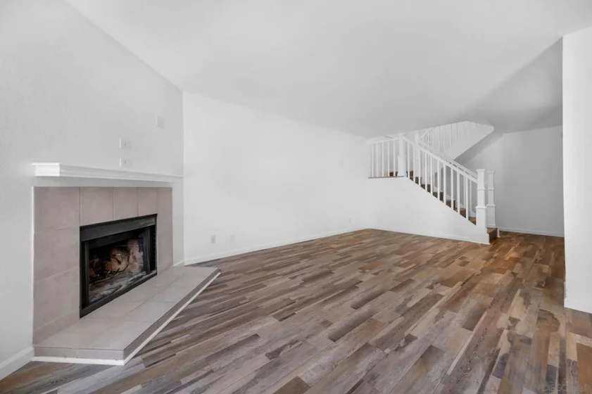 687 Ascot Drive #H photo 4