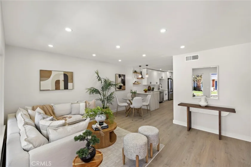 108 Danbury photo 4