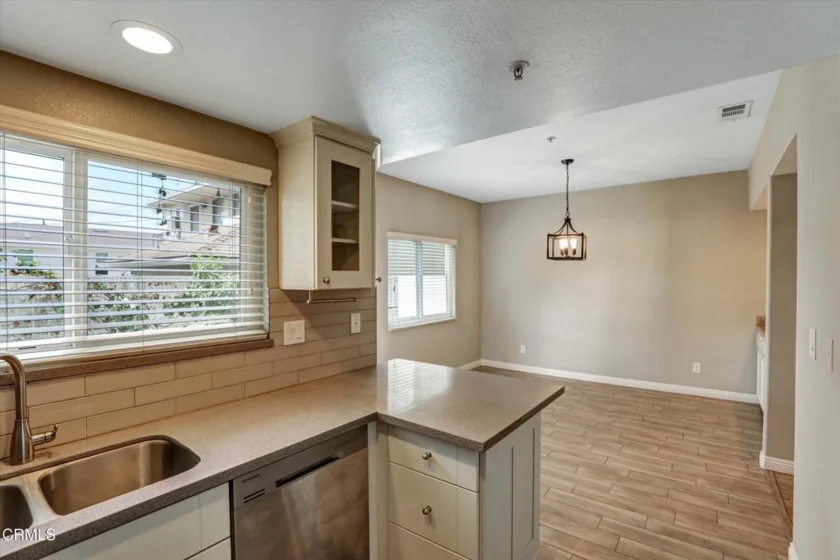 719 E Tujunga #D photo 14