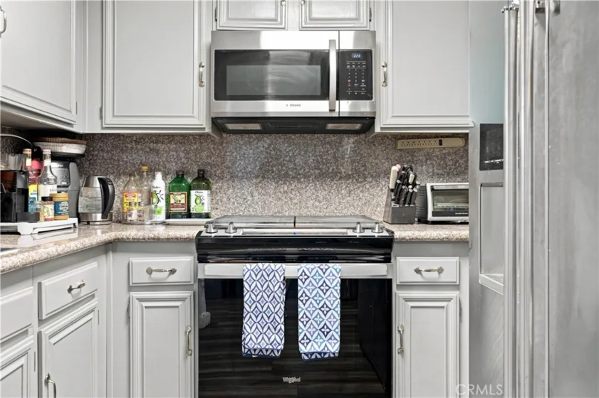 9625 Sylmar Avenue #23 photo 8