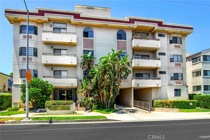 5319 Lindley Avenue #101 photo 1