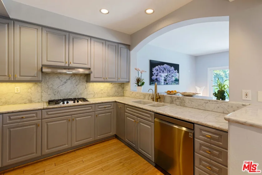 6435 Zumirez Drive #14 photo 6