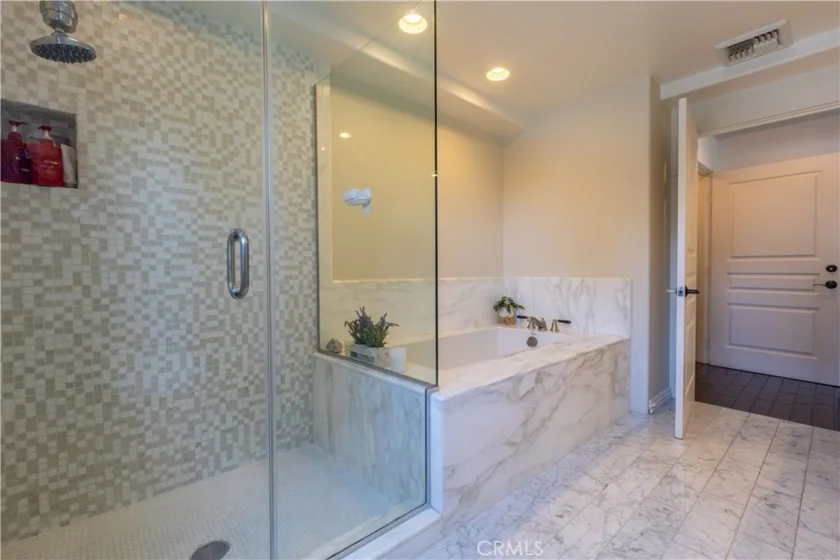 10795 Wilshire Boulevard #402 photo 9