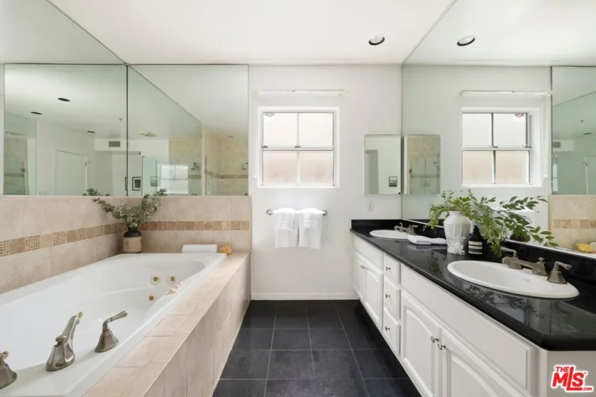 2222 Neilson Way #102 photo 10