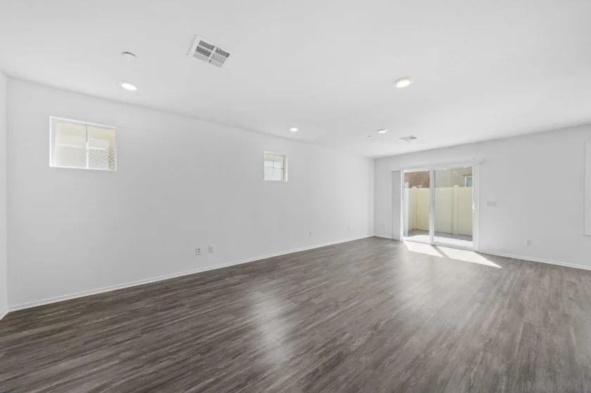 41917 Zafra Street photo 17