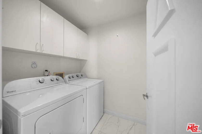 326 Westminster Avenue #404 photo 23