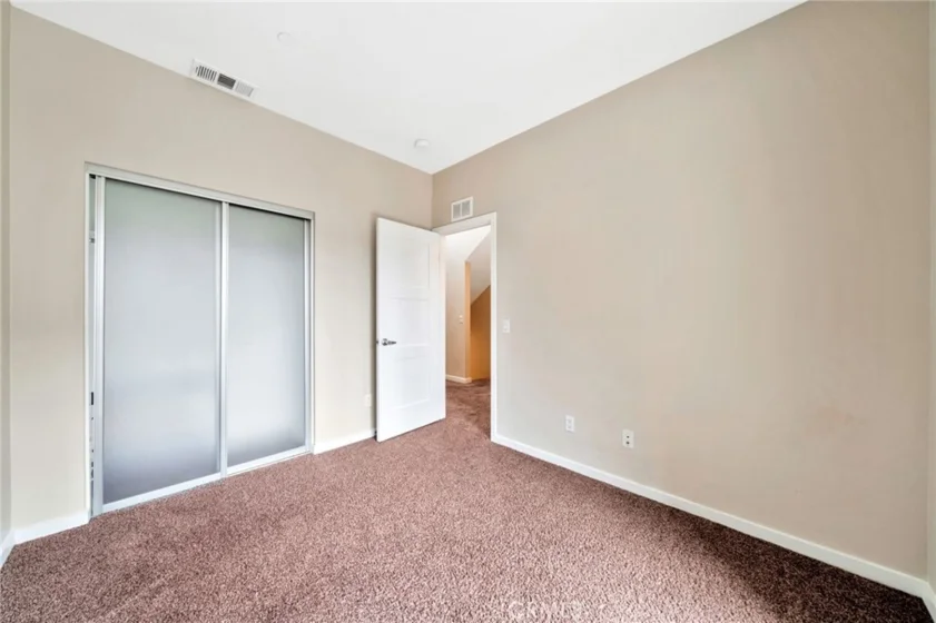 563 W Maple Avenue photo 22