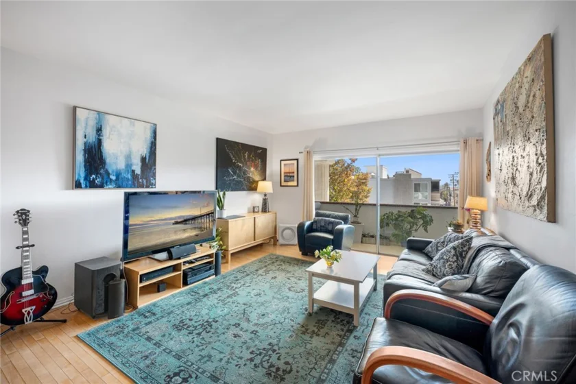 521 Montana Avenue #308 photo 1