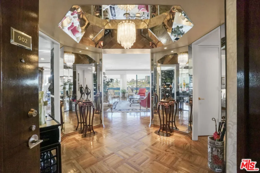10551 Wilshire Boulevard #902 photo 3