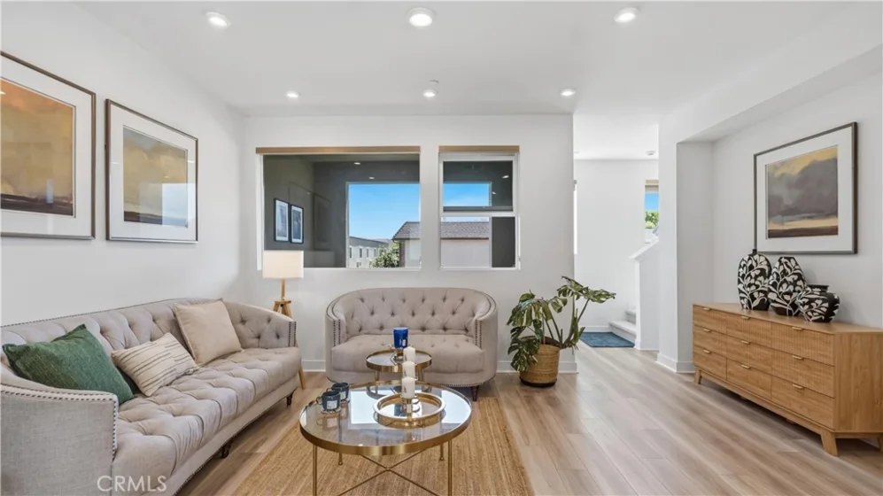 633 S Lyon Street photo 3