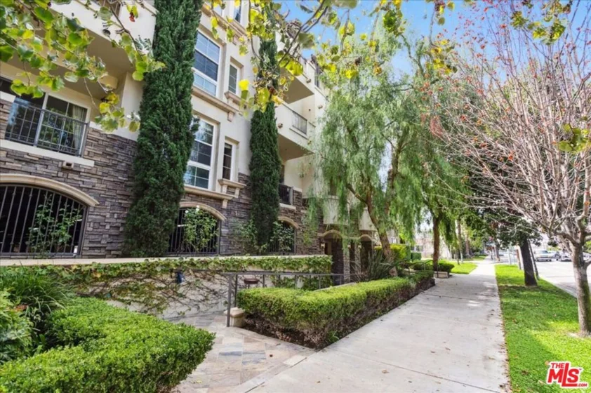 14242 Burbank Boulevard #103 photo 1