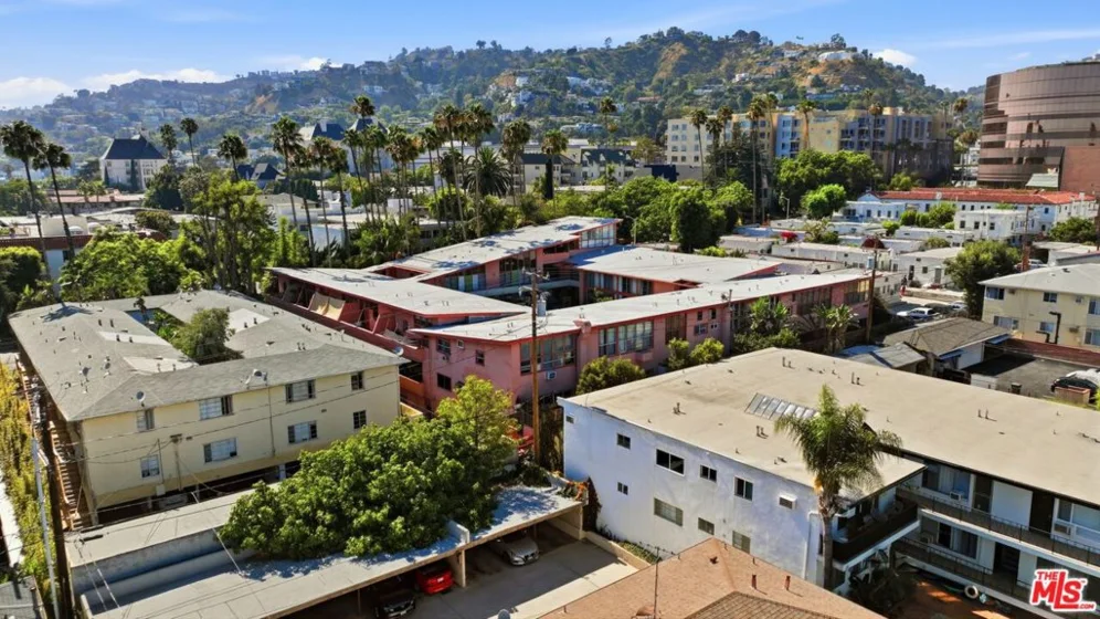 1400 N Hayworth Avenue #2 photo 31