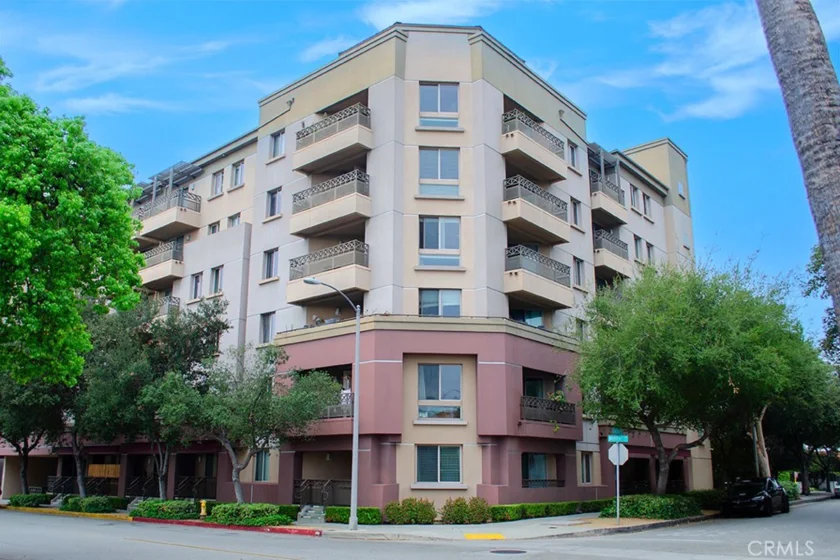 931 E Walnut Street #316 photo 1