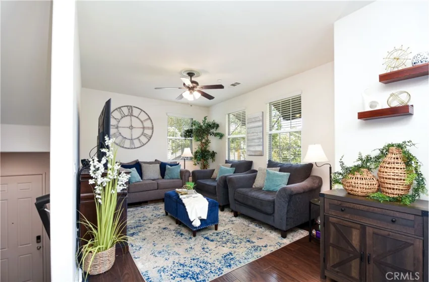 44942 Bellflower photo 1