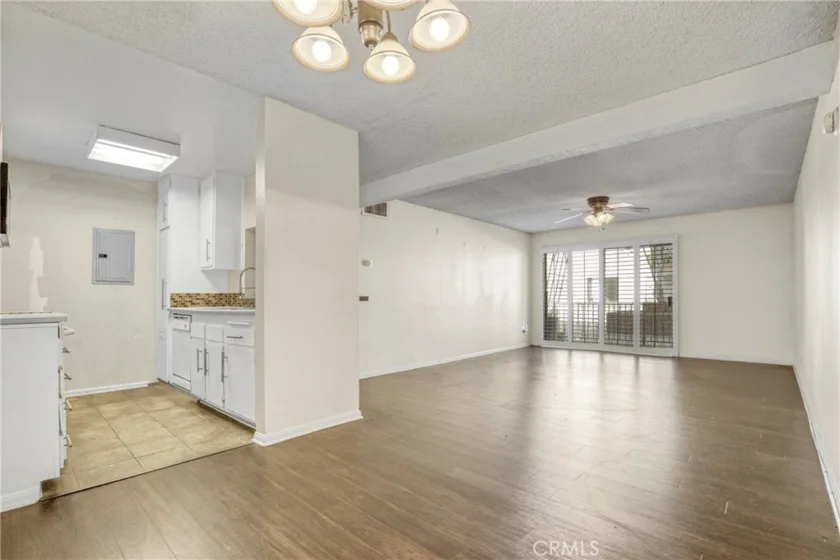 5460 White Oak Avenue #F105 photo 3