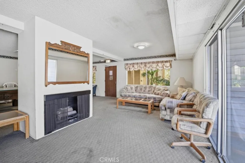 1236 N Columbus #11 photo 20