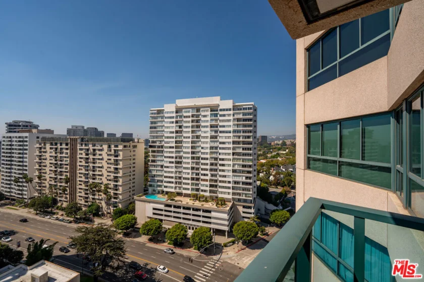 10490 Wilshire Boulevard #1402 photo 50