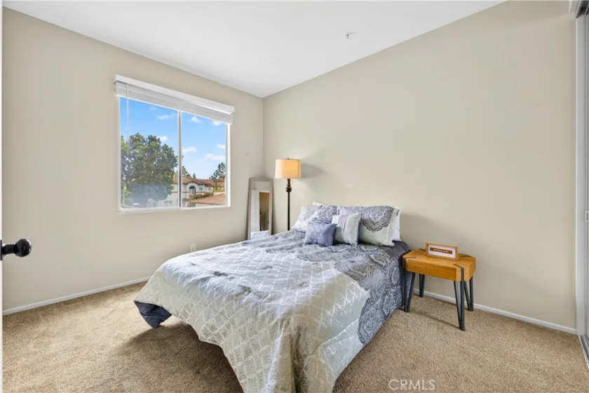 2329 Sunningdale photo 25