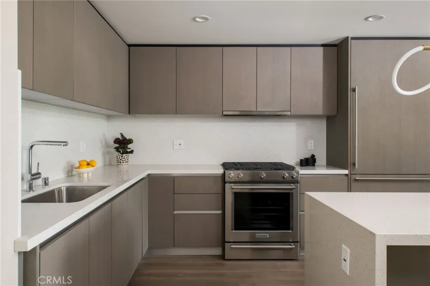 380 Cordova Street #413 photo 4