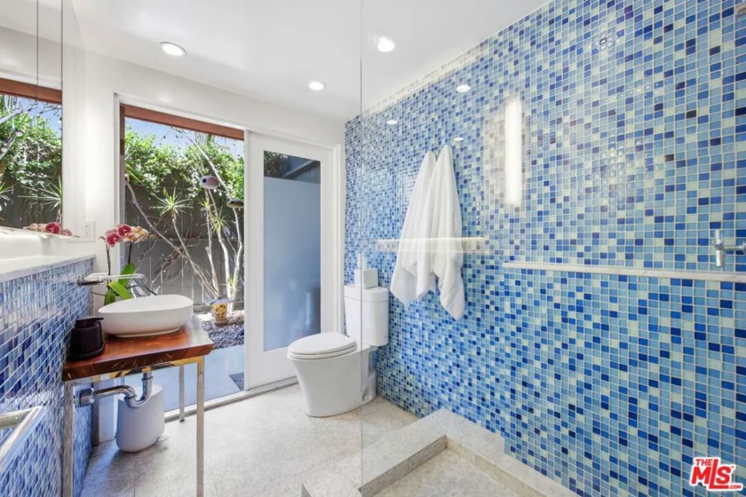 1400 N Hayworth Avenue #2 photo 9