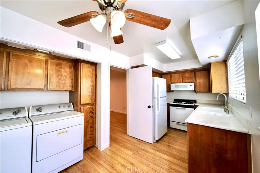 408 N Catalina photo 12