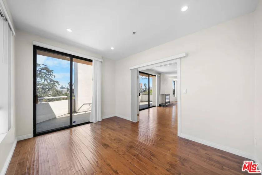 326 Westminster Avenue #404 photo 10