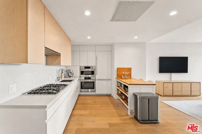 877 Francisco Street #1716 photo 17